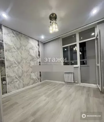 2-комнатная квартира, этаж 8 из 9, 40 м²