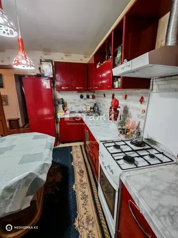 2-комнатная квартира, этаж 7 из 9, 60 м², на длительный срок
