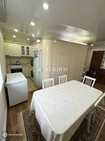 4-комнатная квартира, этаж 5 из 5, 60 м²