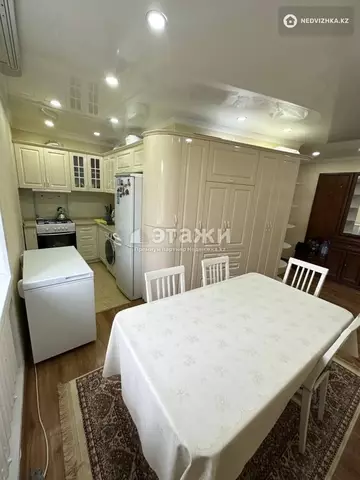 4-комнатная квартира, этаж 5 из 5, 60 м²