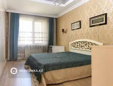 4-комнатная квартира, этаж 4 из 21, 178 м²