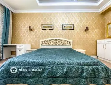 4-комнатная квартира, этаж 4 из 21, 178 м²