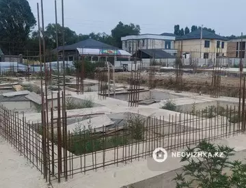 2-комнатная квартира, этаж 3 из 3, 42 м²