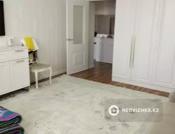2-комнатная квартира, этаж 5 из 10, 60 м²