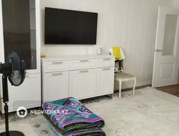 2-комнатная квартира, этаж 5 из 10, 60 м²
