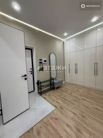 2-комнатная квартира, этаж 12 из 20, 52 м², на длительный срок