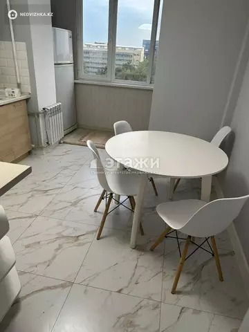 2-комнатная квартира, этаж 8 из 9, 60 м², на длительный срок