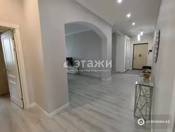 3-комнатная квартира, этаж 3 из 10, 102 м²