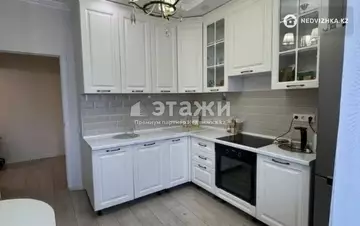 3-комнатная квартира, этаж 8 из 10, 82 м²
