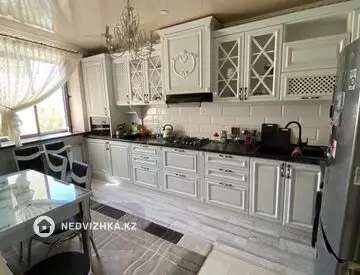 2-комнатная квартира, этаж 2 из 5, 70 м², на длительный срок