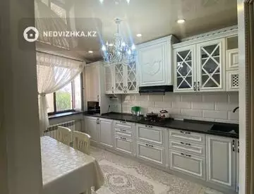 2-комнатная квартира, этаж 2 из 5, 70 м², на длительный срок