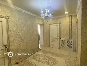 2-комнатная квартира, этаж 2 из 5, 70 м², на длительный срок