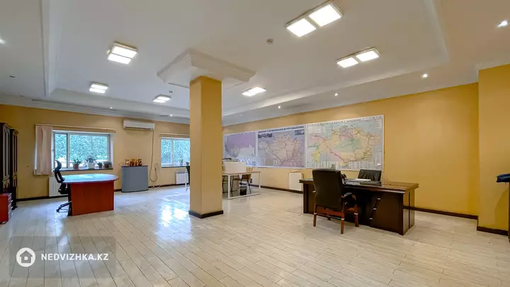 155.2 м², Помещение, этаж 1 из 3, 155 м², на длительный срок, изображение - 1