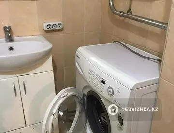 2-комнатная квартира, этаж 3 из 5, 52 м², на длительный срок