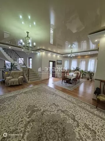 6-комнатный дом, 8 соток, 337 м²