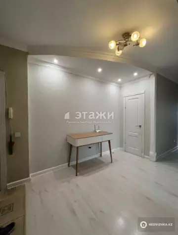 3-комнатная квартира, этаж 4 из 5, 93 м²