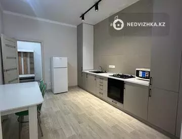 2-комнатная квартира, этаж 2 из 5, 70 м², на длительный срок