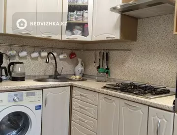 4-комнатная квартира, этаж 3 из 4, 74 м², на длительный срок
