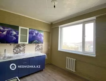 1-комнатная квартира, этаж 4 из 5, 38 м²
