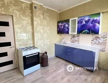 1-комнатная квартира, этаж 4 из 5, 38 м²