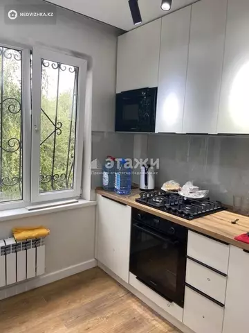 3-комнатная квартира, этаж 2 из 5, 60 м²