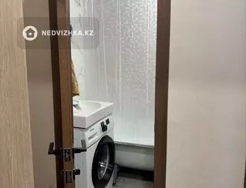 2-комнатная квартира, этаж 1 из 9, 50 м², посуточно