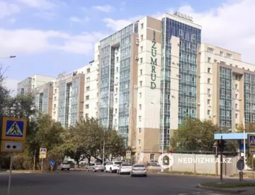 4-комнатная квартира, этаж 9 из 10, 220 м²