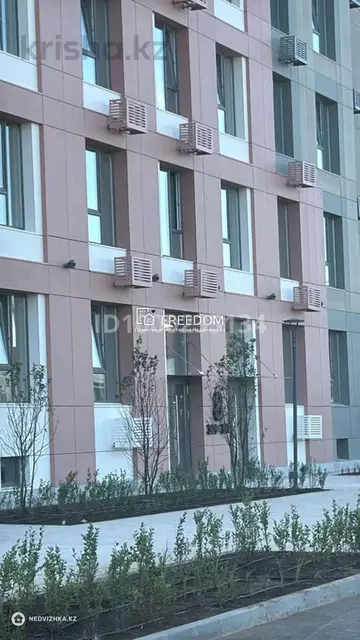 3-комнатная квартира, этаж 8 из 10, 93 м²