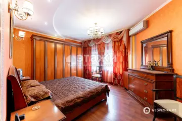 3-комнатная квартира, этаж 12 из 19, 114 м²
