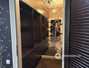 4-комнатная квартира, этаж 13 из 16, 130 м²