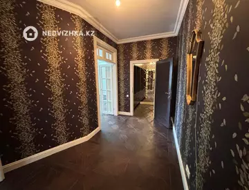 4-комнатная квартира, этаж 13 из 16, 130 м²