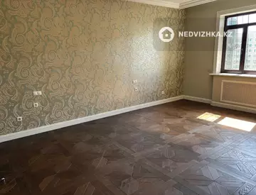 4-комнатная квартира, этаж 13 из 16, 130 м²