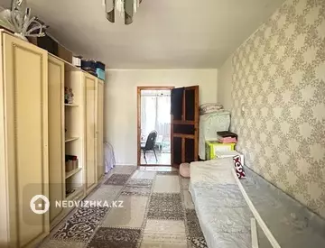 3-комнатная квартира, этаж 4 из 5, 60 м²