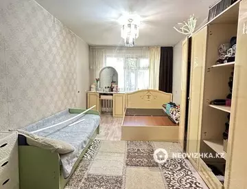 3-комнатная квартира, этаж 4 из 5, 60 м²