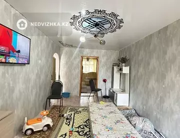 3-комнатная квартира, этаж 4 из 5, 60 м²