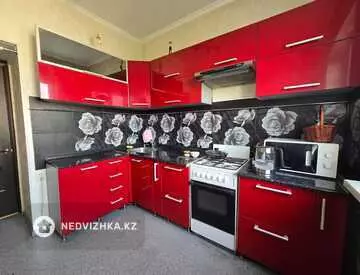 1-комнатная квартира, этаж 8 из 8, 40 м², на длительный срок