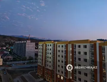 2-комнатная квартира, этаж 9 из 9, 56 м²