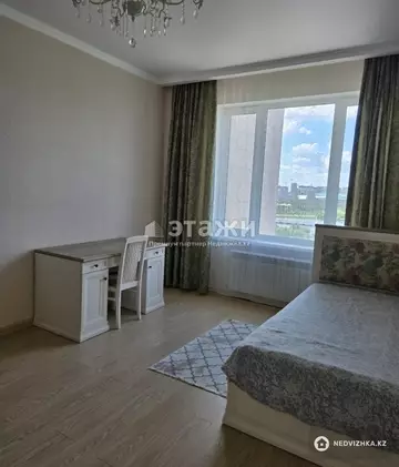 4-комнатная квартира, этаж 8 из 16, 127 м², на длительный срок