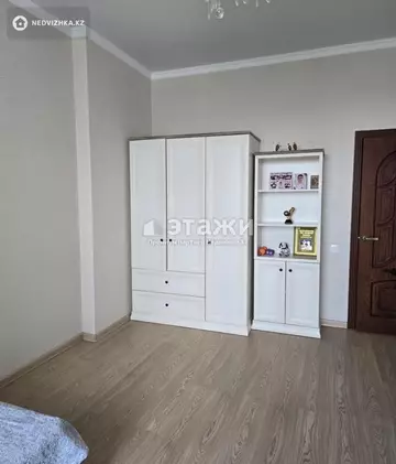 4-комнатная квартира, этаж 8 из 16, 127 м², на длительный срок