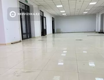 Торговое помещение, этаж 1 из 5, 300 м²
