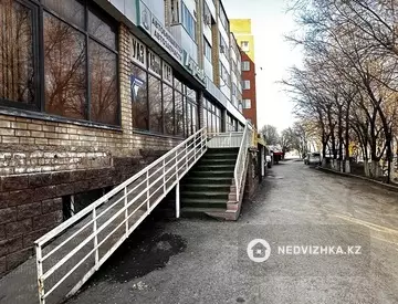 Торговое помещение, этаж 1 из 5, 300 м²