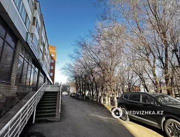 Торговое помещение, этаж 1 из 5, 300 м²