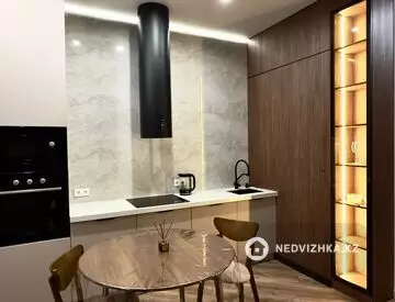 1-комнатная квартира, этаж 7 из 19, 50 м², посуточно