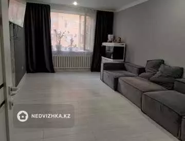 3-комнатная квартира, этаж 1 из 9, 81 м²