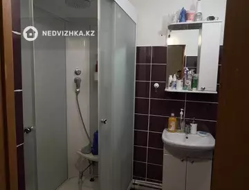 3-комнатная квартира, этаж 9 из 9, 74 м²