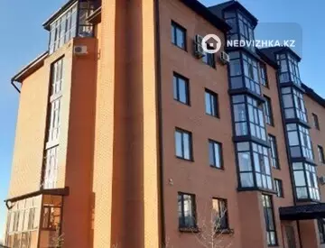 4-комнатная квартира, этаж 2 из 5, 152 м²