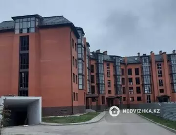 4-комнатная квартира, этаж 2 из 5, 152 м²