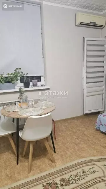 2-комнатная квартира, этаж 9 из 9, 48 м²