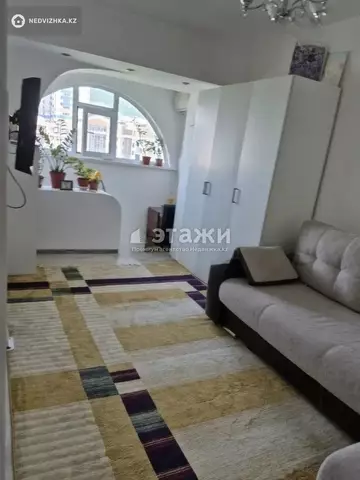 2-комнатная квартира, этаж 8 из 9, 50 м²