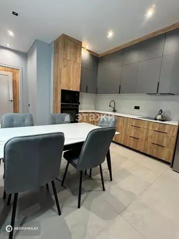 2-комнатная квартира, этаж 9 из 12, 73 м², на длительный срок